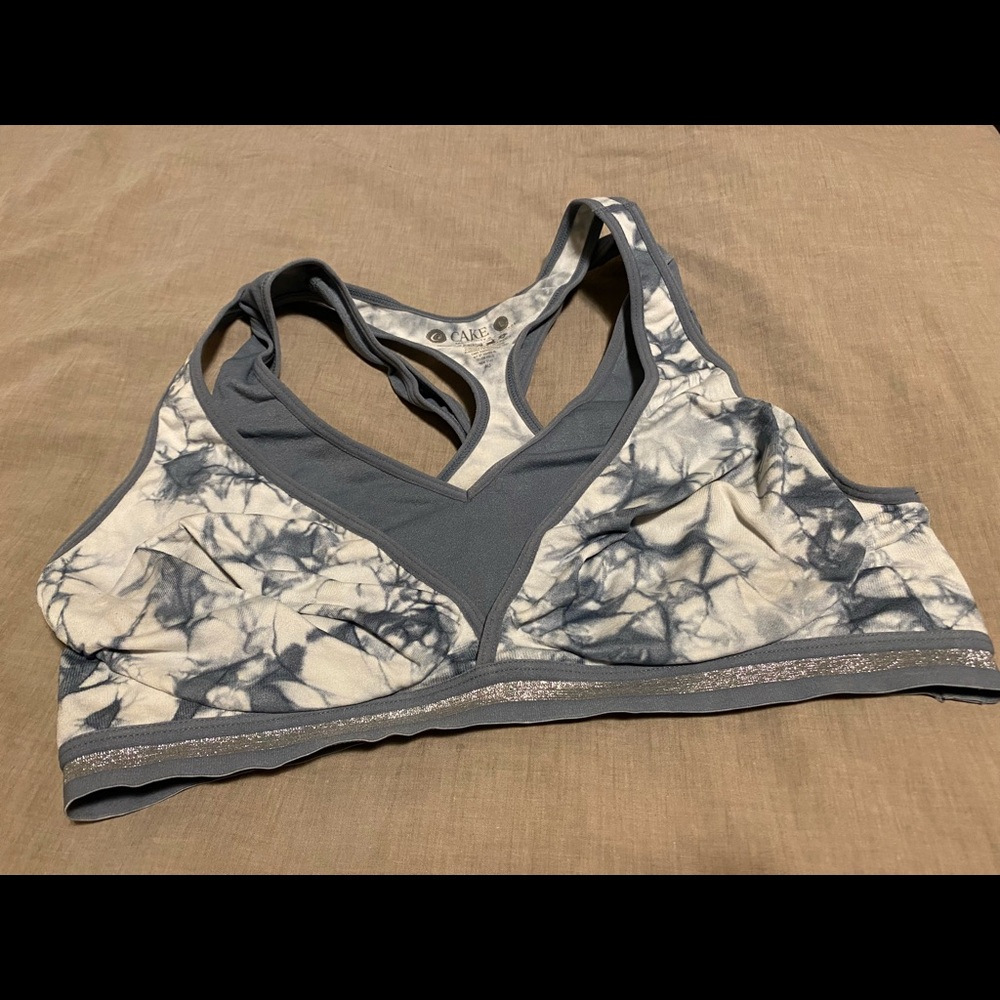 Cake Maternity Lotus hands free pumping bra